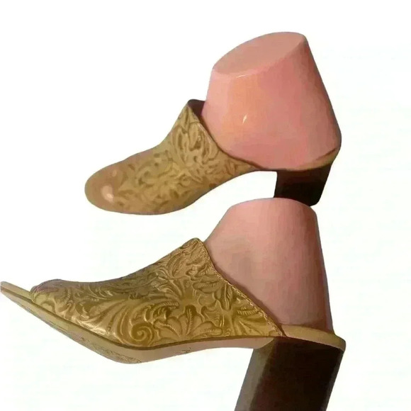 Patricia Nash Shelli Tooled Brown Leather Floral Pattern  Slip On Sandals 10 - Picture 5 of 12